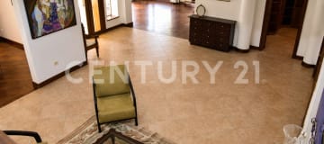 Casa mediterránea en La Viña, 600m², Tumbaco, exclusiva