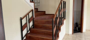 Venta Edificio 3 pisos con 5 departamentos en Urabá: ideal para inversión o renta. AH