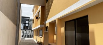 Venta Edificio 3 pisos con 5 departamentos en Urabá: ideal para inversión o renta. AH