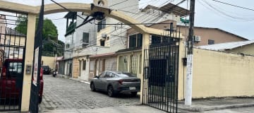 CASA RENTERA EN VENTA SAMANES 1 CON PORTON CERRADO
