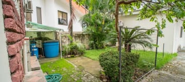 Casa y Terreno en Remate en Urb. Santa Cecilia