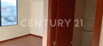 Dúplex en Monteserrín 3 dorm. 2 park. entrega en 45 días