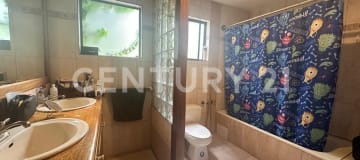 Casa campestre en Tumbaco con piscina y 4 dormitorios