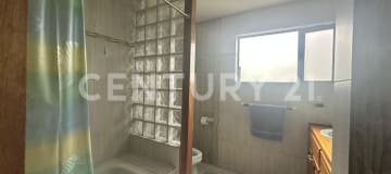 Casa campestre en Tumbaco con piscina y 4 dormitorios