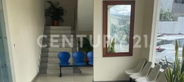 Local comercial 554m² en 2 niveles - Ideal institucional/empresarial