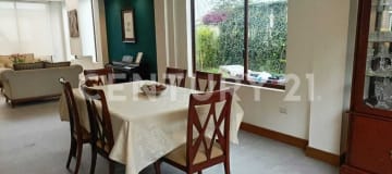 Casa de 260m² en Nayón con jardín y BBQ en conjunto privado