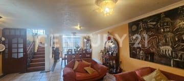 Casa amplia en venta en Quito