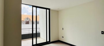 VENTA departamento 3 dormitorios con terraza- González Suárez. CW