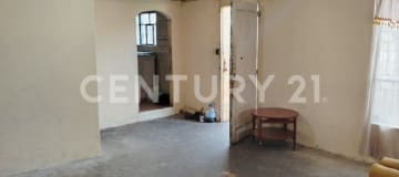 Casa versátil en La Roldós: 2 deptos. cerca de Av. Rumiñahui