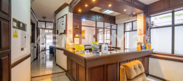 Iconico Hotel en Venta: Centro Histórico de Quito, 122 hab. y locales