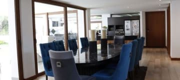 Exclusiva casa moderna en Nayón con 800m² de jardín y a 10 min de Cumbayá