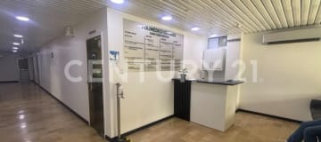 Consultorio médico amoblado en Av. El Periodista - listo para operar
