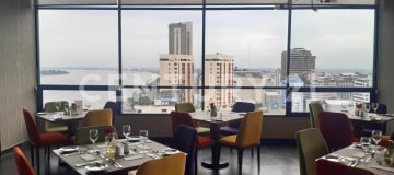 Suite en venta en Double Tree by Hilton con vista al río, 64.67m²