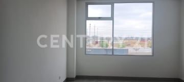 Consultorio médico 35m² frente a Hospital Semedic - $480 + alícuota