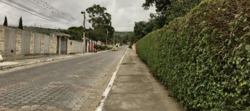 Venta de terreno plano Guayllabamba 5.000 m2, abundante agua y árboles frutales