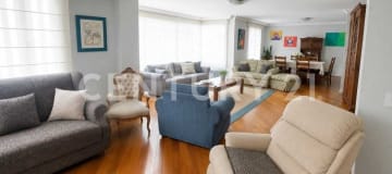 Amplio penthouse duplex 4 dormitorios en Quito Tennis