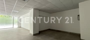 Local esquinero en alquiler - Guayaquil. 144m2 cerca del Mall del Sol
