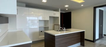 Venta Departamento de tres dormitorios en la González Suárez