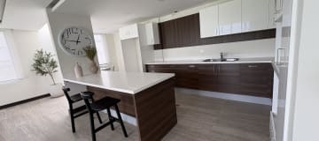 VENTA PENTHOUSE con terraza y balcón POR ESTRENAR-González Suárez. CW