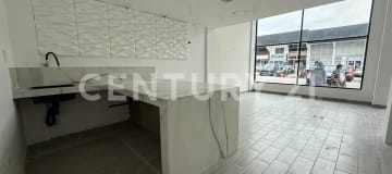 Local comercial en alquiler Riocentro Los Ceibos, 48m²