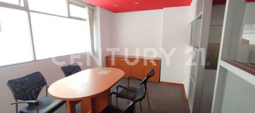 Oficina amoblada 104m² en Whymper - 2 parqueaderos