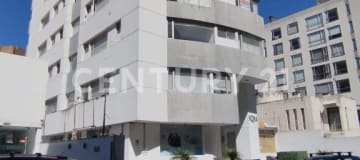 Oficina amoblada 104m² en Whymper - 2 parqueaderos