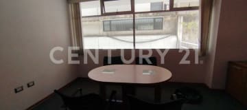 Oficina amoblada 104m² en Whymper - 2 parqueaderos