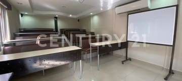 Complejo comercial y de oficinas en alquiler o venta en Plaza Forum