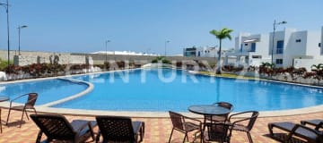 Casa amoblada en Punta Carnero, 95 m², urbanización exclusiva