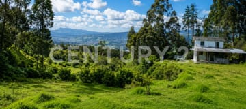 Terreno 7902m² con construcción: ideal para residencial, turístico o agrícola