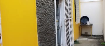VENTA CASA EN EL CENTRO DE CRUCITA MANABÍ