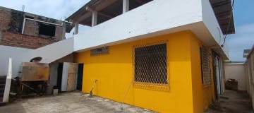 VENTA CASA EN EL CENTRO DE CRUCITA MANABÍ
