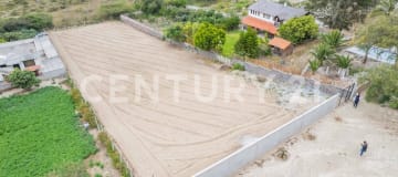 Terreno 2300m² en San Antonio Pichincha con vista y servicios