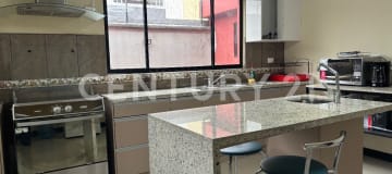 Casa en Fajardo con 4 hab. y cocina con isla