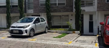 En Renta, Casa en San Juan de Cumbayá con Hidromasaje y Vista Espectacular
