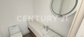 Suite en renta 50m2 con balcón y vista 360° - Seguridad 24h