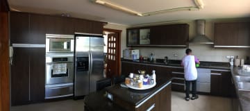 VENTA CASA 6 dormitorios CUMBAYÁ, 1171m2 terreno y jardín.