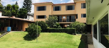 VENTA CASA 6 dormitorios CUMBAYÁ, 1171m2 terreno y jardín.