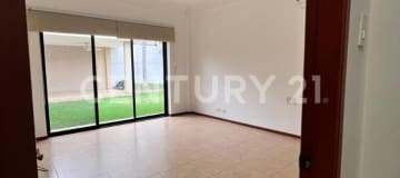 Casa de un piso con 3 dormitorios y jardín en venta