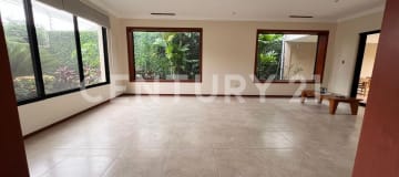 Casa de un piso con 3 dormitorios y jardín en venta