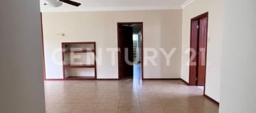 Casa de un piso con 3 dormitorios y jardín en venta