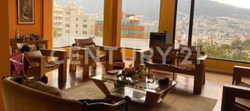 Casa de 480m² en sector estratégico con vista