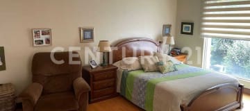 Casa de lujo en El Condado: 3 hab con baño privado y patio interno