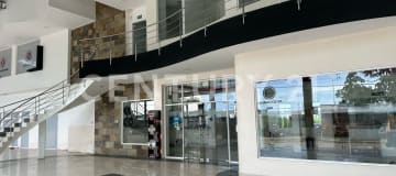 Galpón comercial de 1,038m² en Manta - Ideal para exhibición y almacén