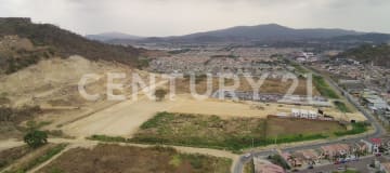 Terreno 1 ha en La Aurora con proyección comercial y uso mixto