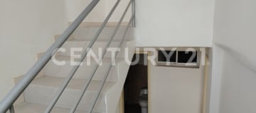 Casa 3 pisos en Cumbayá, conjunto privado con vista