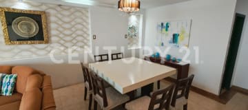 Departamento con piscina en venta en Sur de Manta