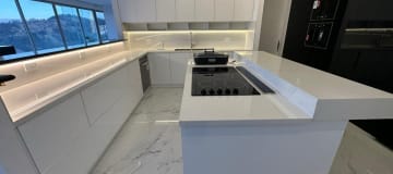 RENTO DEPARTAMENTO DE LUJO, DOS HABITACIONES EN LA GONZALES SUAREZ