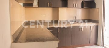 Casa en Valle Alto: 5 dormitorios y seguridad 24/7
