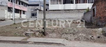 Terreno en Guamaní ideal para negocios o almacenamiento